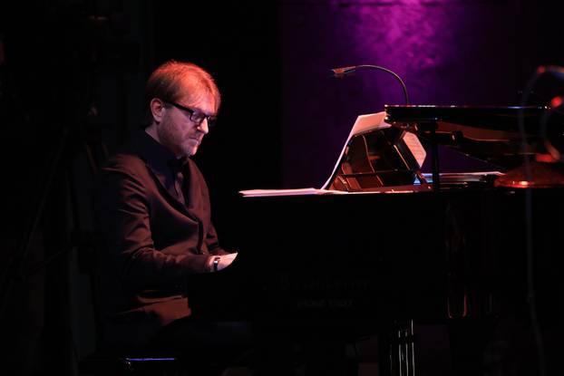 Zagreb: Jazz orkestar HRT-a i Miron Hauser uz osam istaknutih pijanista odali su počast Matiji Dediću 