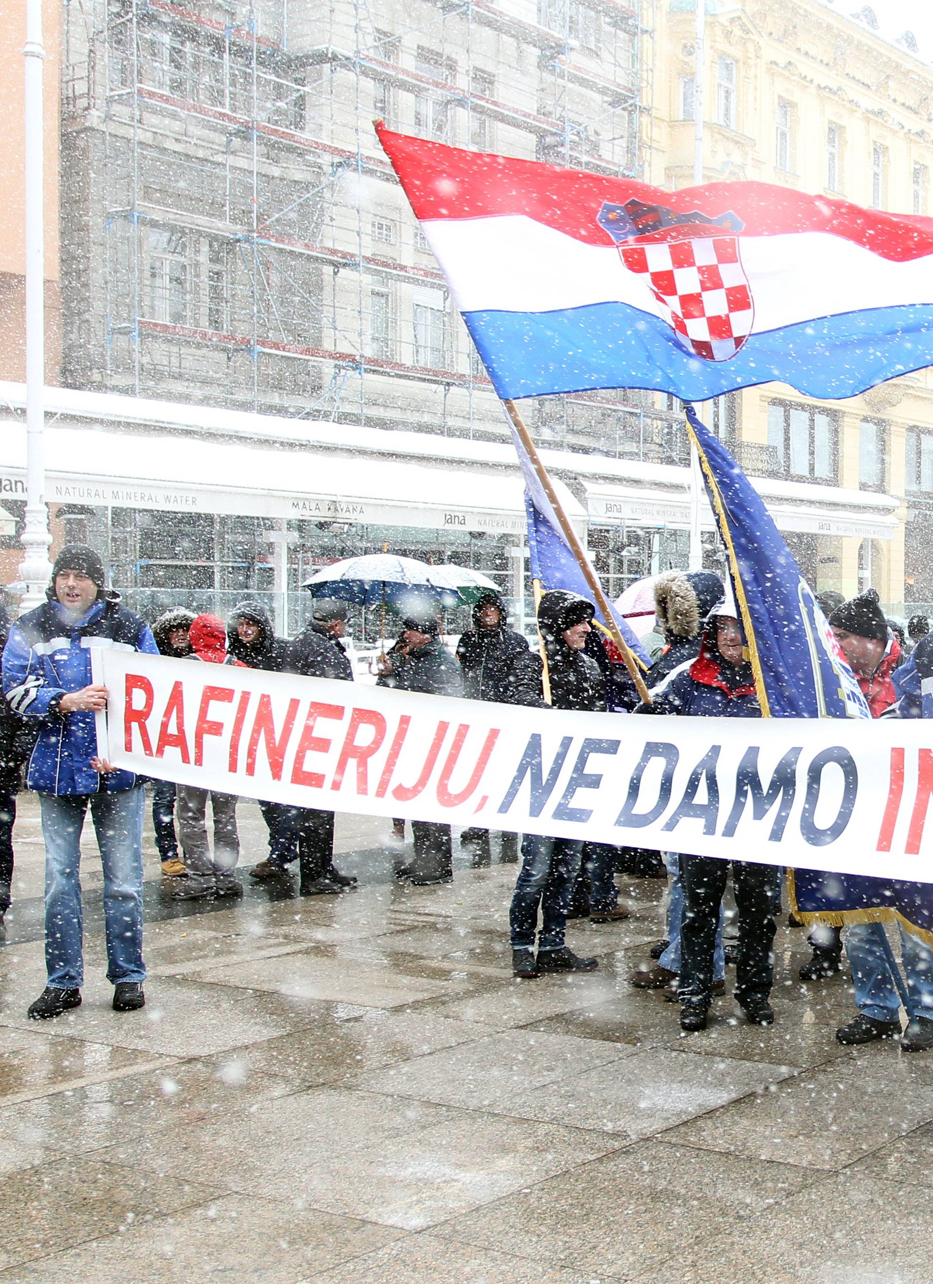 Prosvjed za Rafineriju Sisak: Pet autobusa krenulo u Zagreb