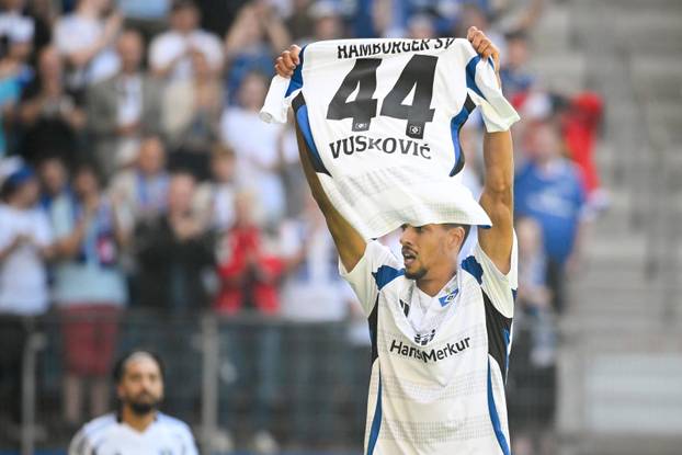 Podrška HSV-a kažnjenom Hrvatu, suigra? mu pogodak slavio podignuvši Marijev dres 