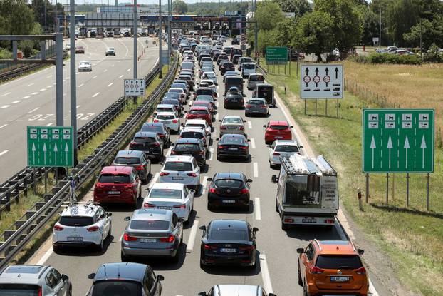 Zagreb: Velike gužve na naplatnoj postaji Lučko