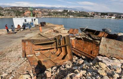 Srušen u ratu: Iz mora počeli izvlačiti stari  Maslenički most 