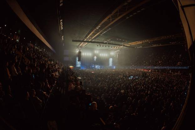 FOTO Pogledajte atmosferu s prvog koncerta Thompsona na prepunim splitskim Gripama