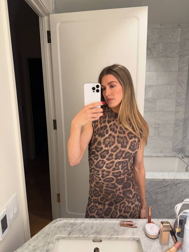 FOTO S 31 godinom oprostila se od tenisa, a zbog obrijane glave izgubila je vrijedno sponzorstvo