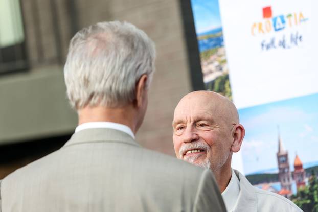 Alexandria: John  Malkovich iznenadio Vatrene u hotelu Aka