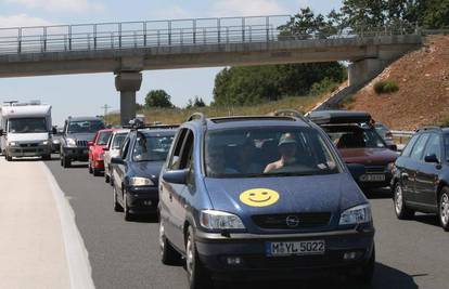 HAK: Kod Sv. Roka kolona 11 km prema unutrašnjosti