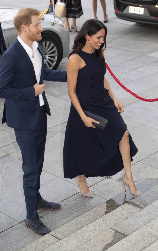 Harry and Meghan at reception in Auckland