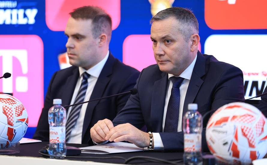 Zagreb: Potpisivanje ugovora o medijskim i marketinškim pravima Hrvatskog nogometnog saveza, SuperSporta i Hrvatskog Telekoma