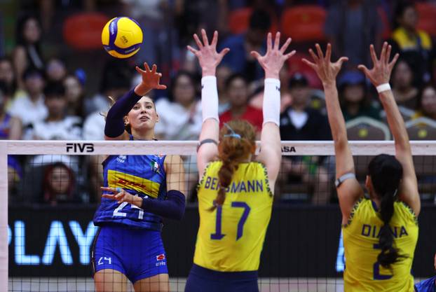 Women's World Championships - Semi Final - Italy v Brazil