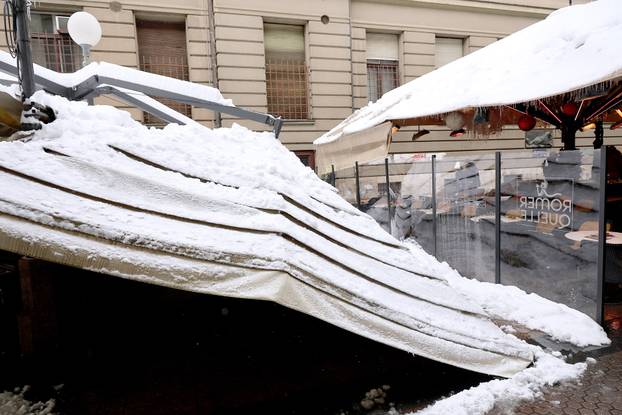 Zagreb: Pod teretom snijega urušila se tenda kafića u Bogovićevoj