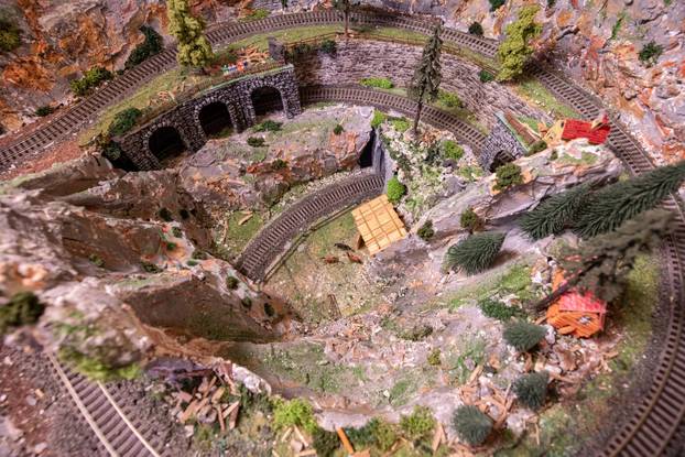 Oživio željeznicu koja je povezivala Konavle s Bečom: Pero je bajkovitu maketu gradio 12 godina