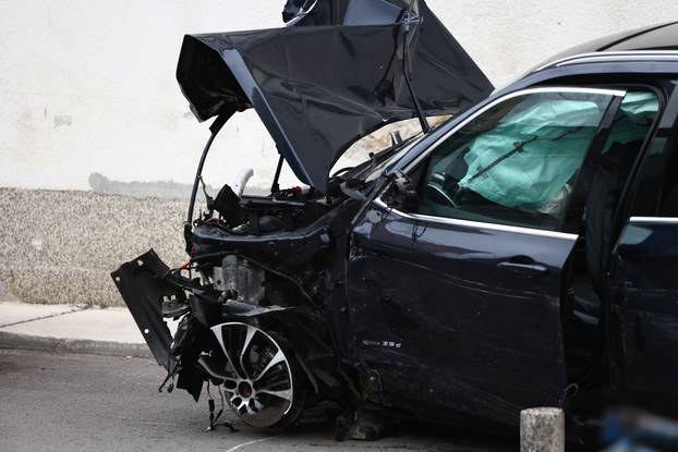 Mostar: Automobili iz prometne nesreći u kojoj je smrtno stradalo četvero ljudi