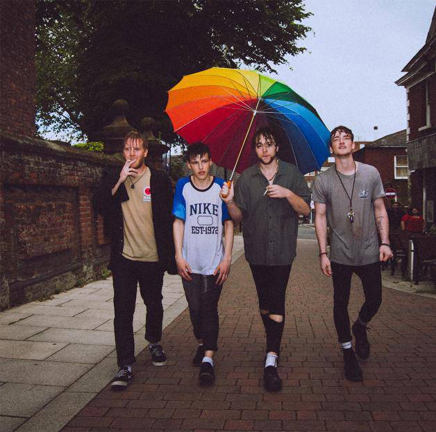 Svi članovi grupe Viola Beach i menadžer poginuli  u nesreći