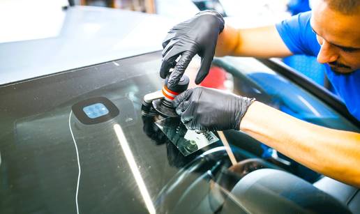 Zamjena autostakla ne mora biti skupa &ndash; evo kako pro&cacute;i jeftinije