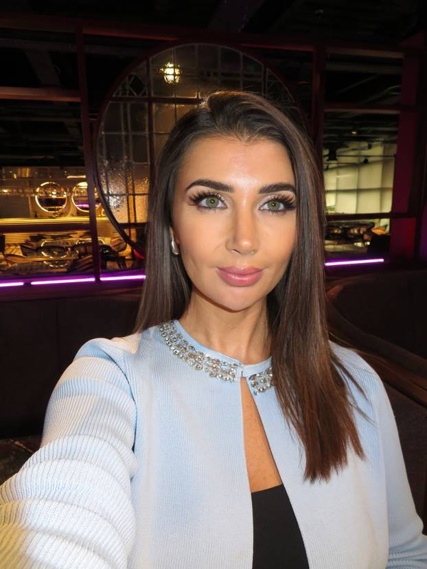 FOTO Zbog fatalne ljepotice je premierligaš dobio nove fanove