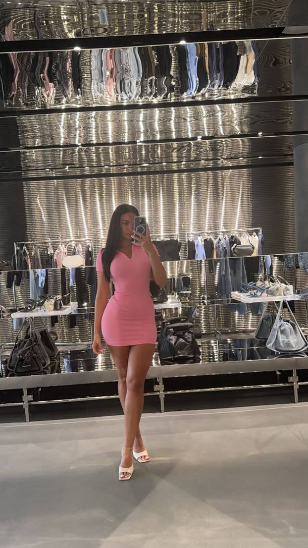 FOTO 'Kardashianka iz Novog Pazara' zaludjela je snagatora. Nije tražio ni predbračni ugovor