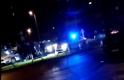 Video: 'Policajci su ispresavijali čovjeka i strpali u automobil'