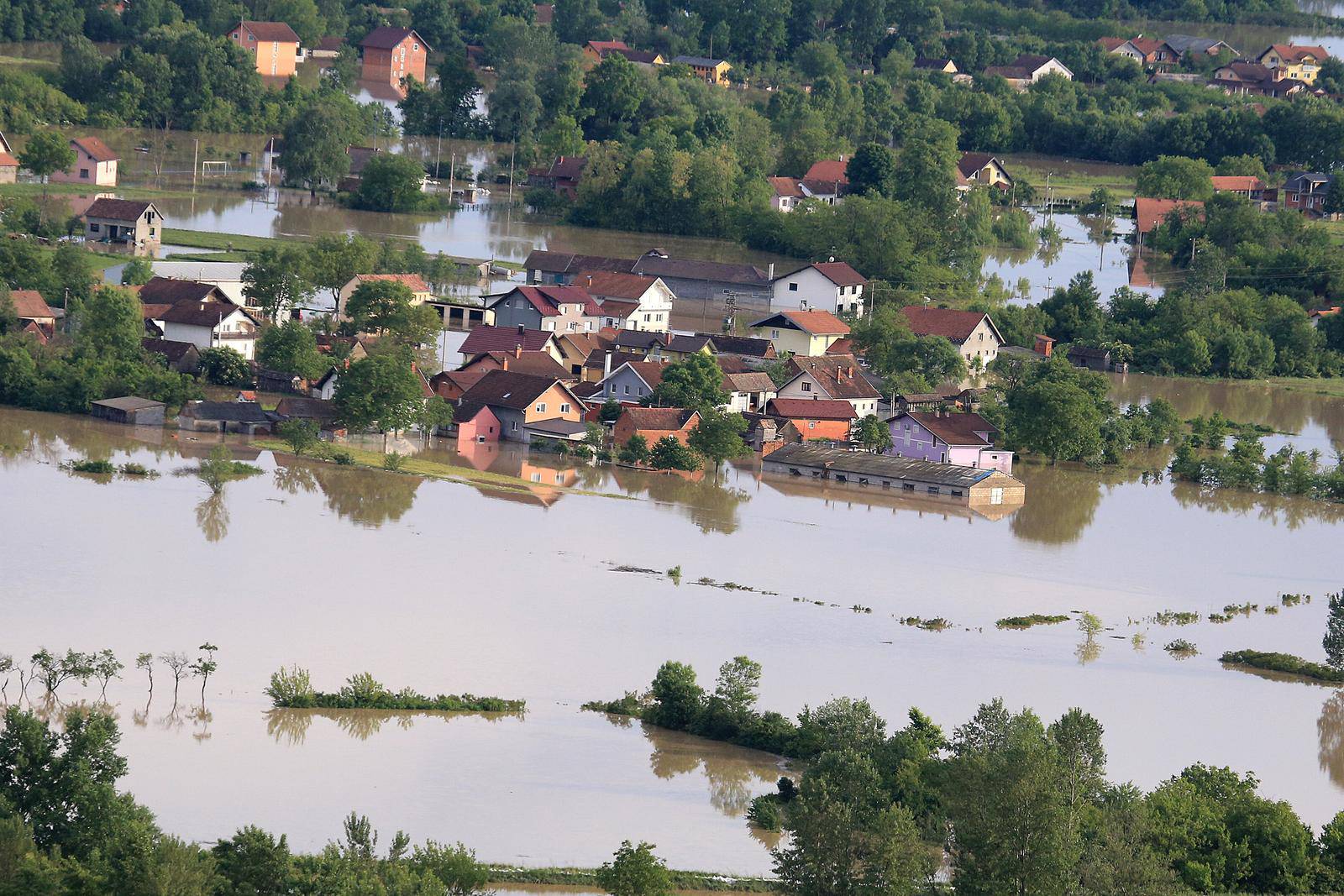 Osma godišnjica katastrofalne poplave u Gunji - Pogled iz zraka