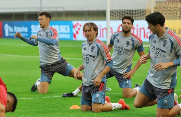 Split: Trening hrvatske nogometne reprezentacije uoči sutrašnje utakmice protiv Španjolske