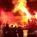 Neredi u Harkivu: Ukrajinski navijači zapalili srpsku zastavu