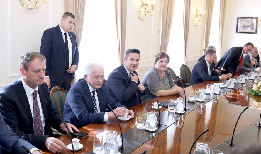 Izglasali nagodbu za Agrokor;  Plenković: Postignuti su ciljevi