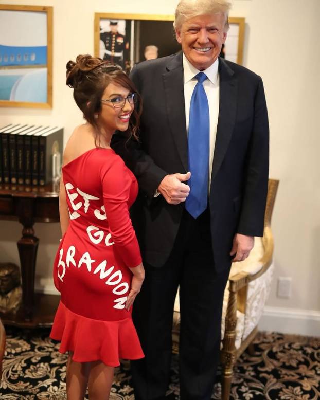 FOTO Pala ko kruška! Trumpova zastupnica koja obožava oružje tresnula u Zastupničkom domu