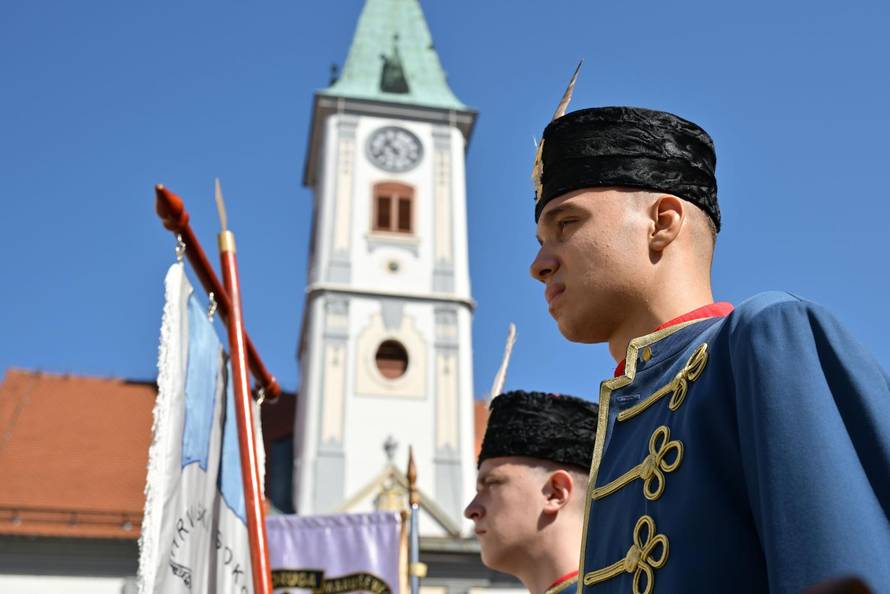Varaždin: Svečani mimohod i postrojavanje povijesnih postrojbi