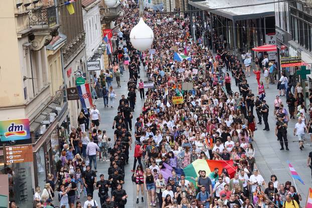 Zagreb: 25. Povorka ponosa LGBTIQ zajednice "Korak po korak, iskorak!"