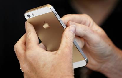 Navalili na zlatni iPhone: Apple traži da se poveća proizvodnja