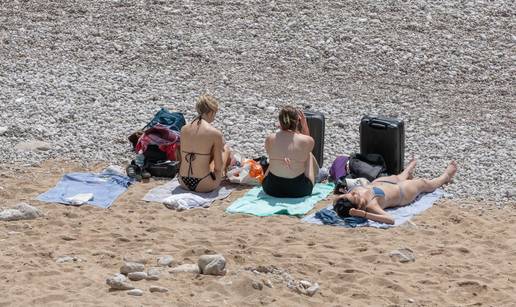 FOTO U Zagrebu ki&scaron;a, a na jugu zemlje promjenjivo s tangama