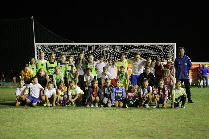 Za Guinnessa: U Vrčevu igra  21 nogometaš istog prezimena!