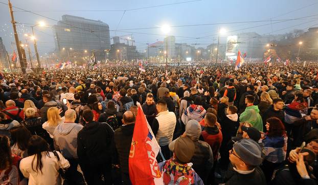 Beograd: Nakon završetka prosvjeda studenti su počistili ulice 