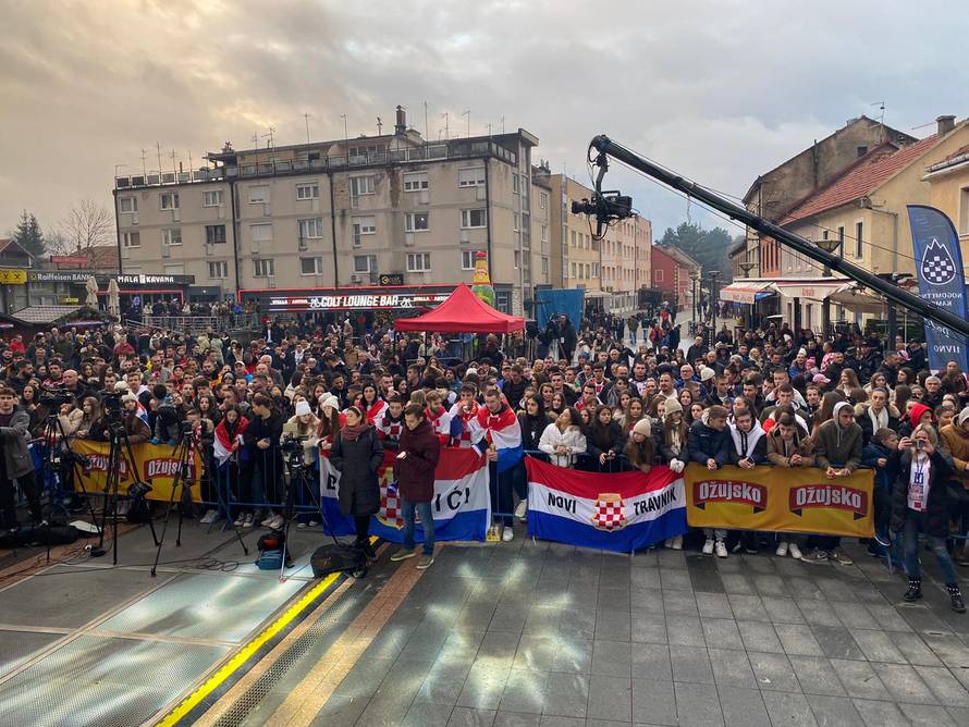 Dalić stigao pred tisuće navijača u Livnu: Ovaj je doček za mene poseban, mogu vam biti primjer