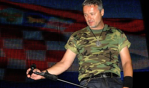 Sin mu je naglo obolio, a zbog njega se vratio na scenu: 'Svaka njegova riječ je moja zapovijed'