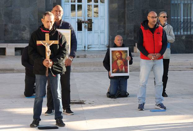 Šibenik: Molitelji na gradskim trgovima prve subote u mjesecu