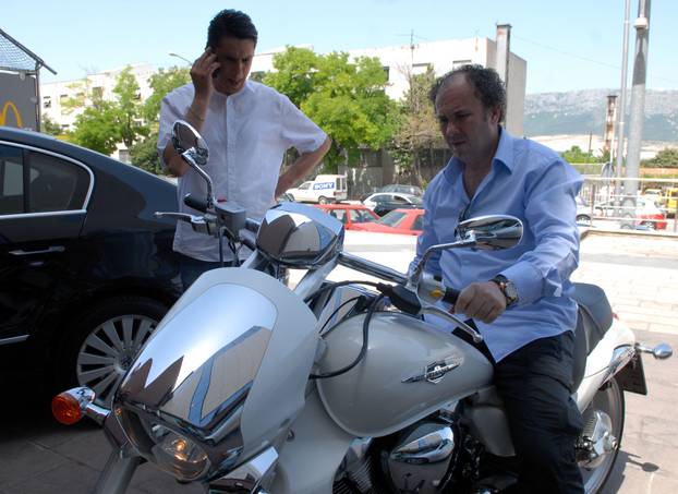Split: Željko Kerum pokazao svoje bikerske sposobnosti na novom Suzukiju