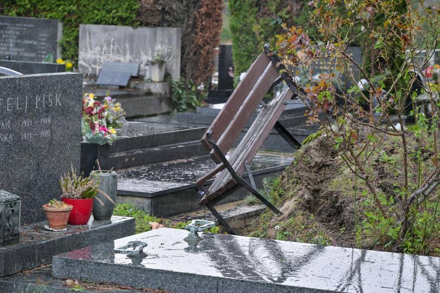 Zagreb: Teško oštećeno gradsko groblje Mirogoj
