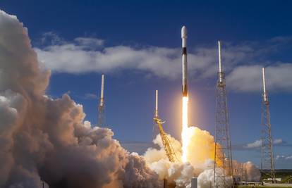 Musk širi svemirski internet: Lansirao je 60 novih satelita