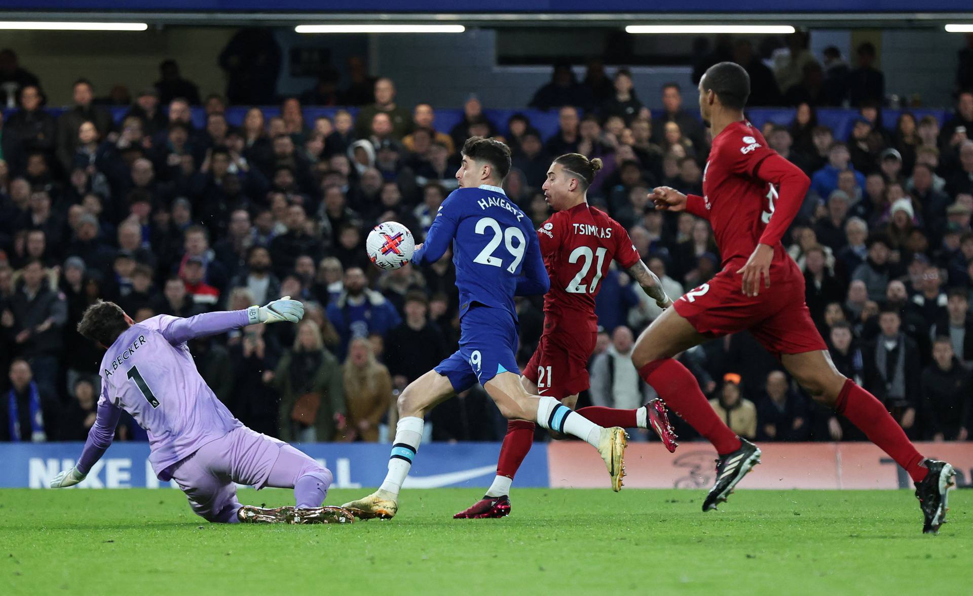 Premier League - Chelsea v Liverpool