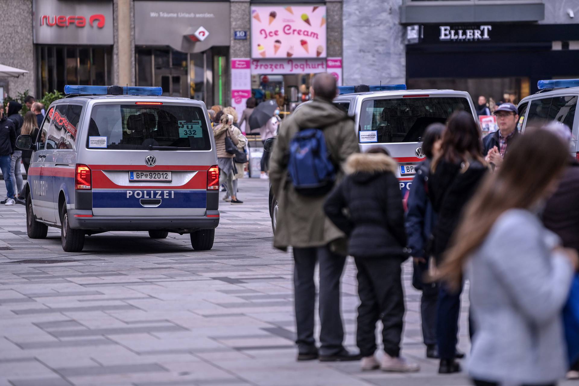 Hrvatski navijači preplavili glavni bečki trg