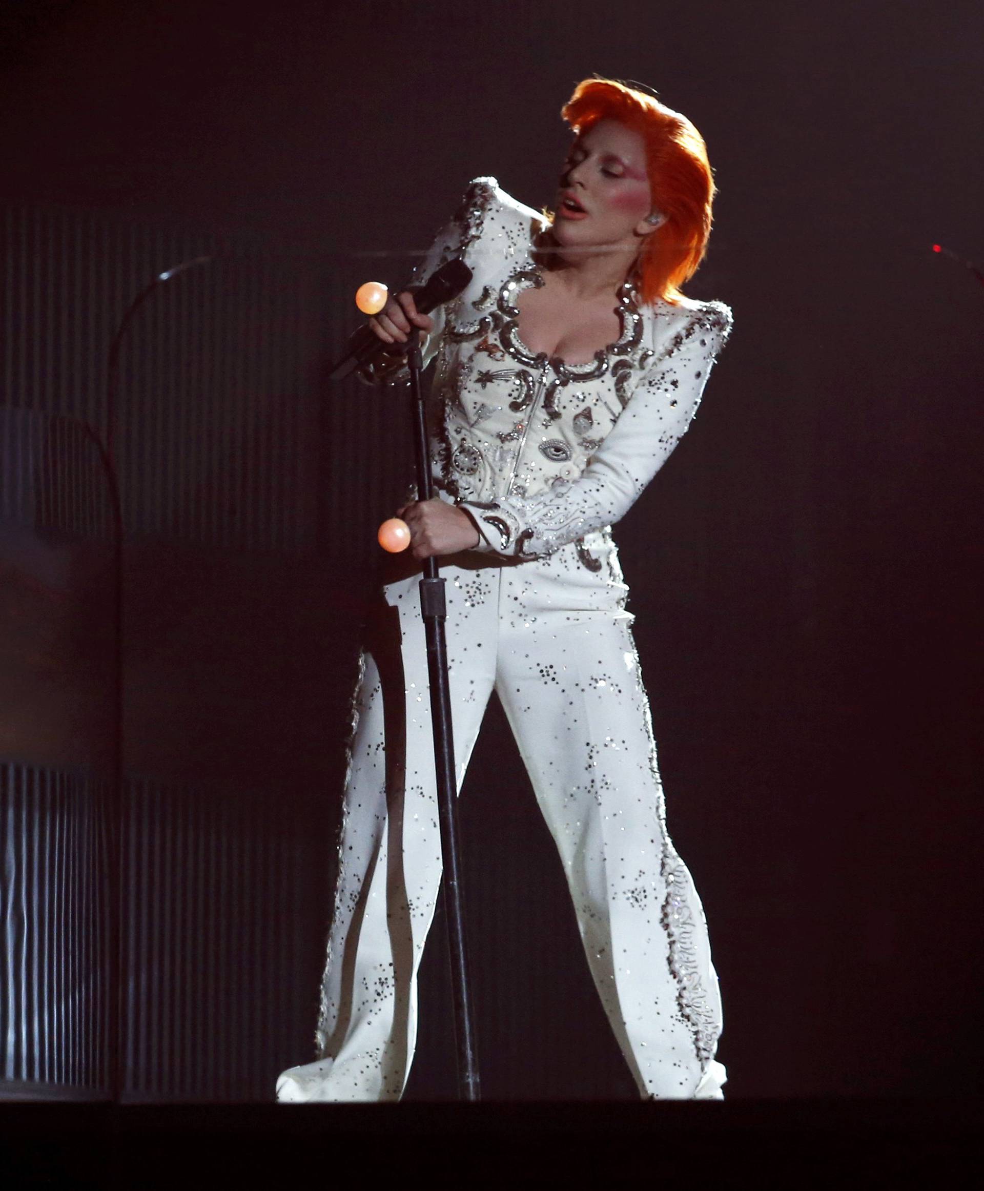 Hi-tech nastup: Lady Gaga uz ove tehnologije postala Bowie