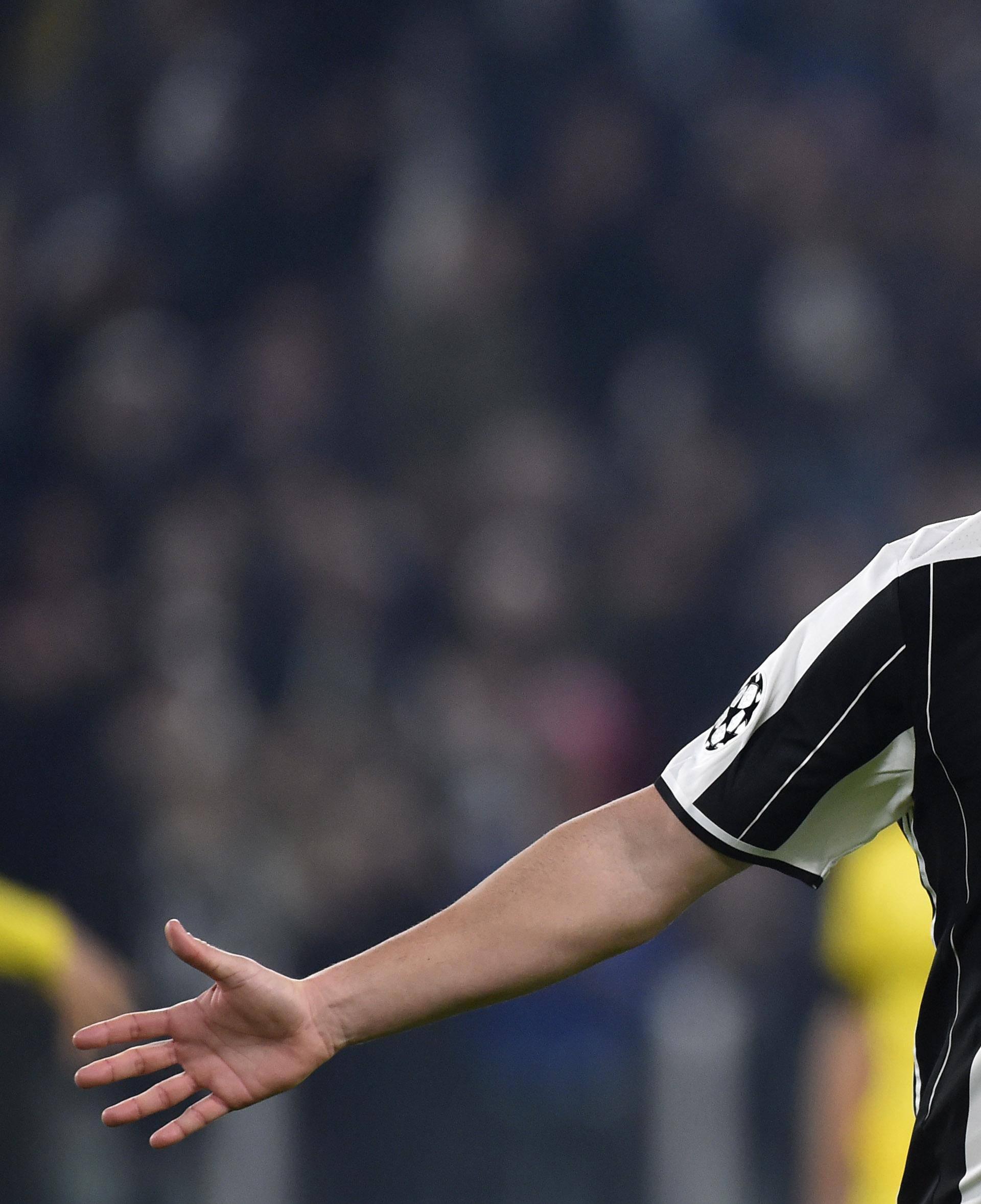 Juventus' Gonzalo Higuain celebrates scoring their first goal