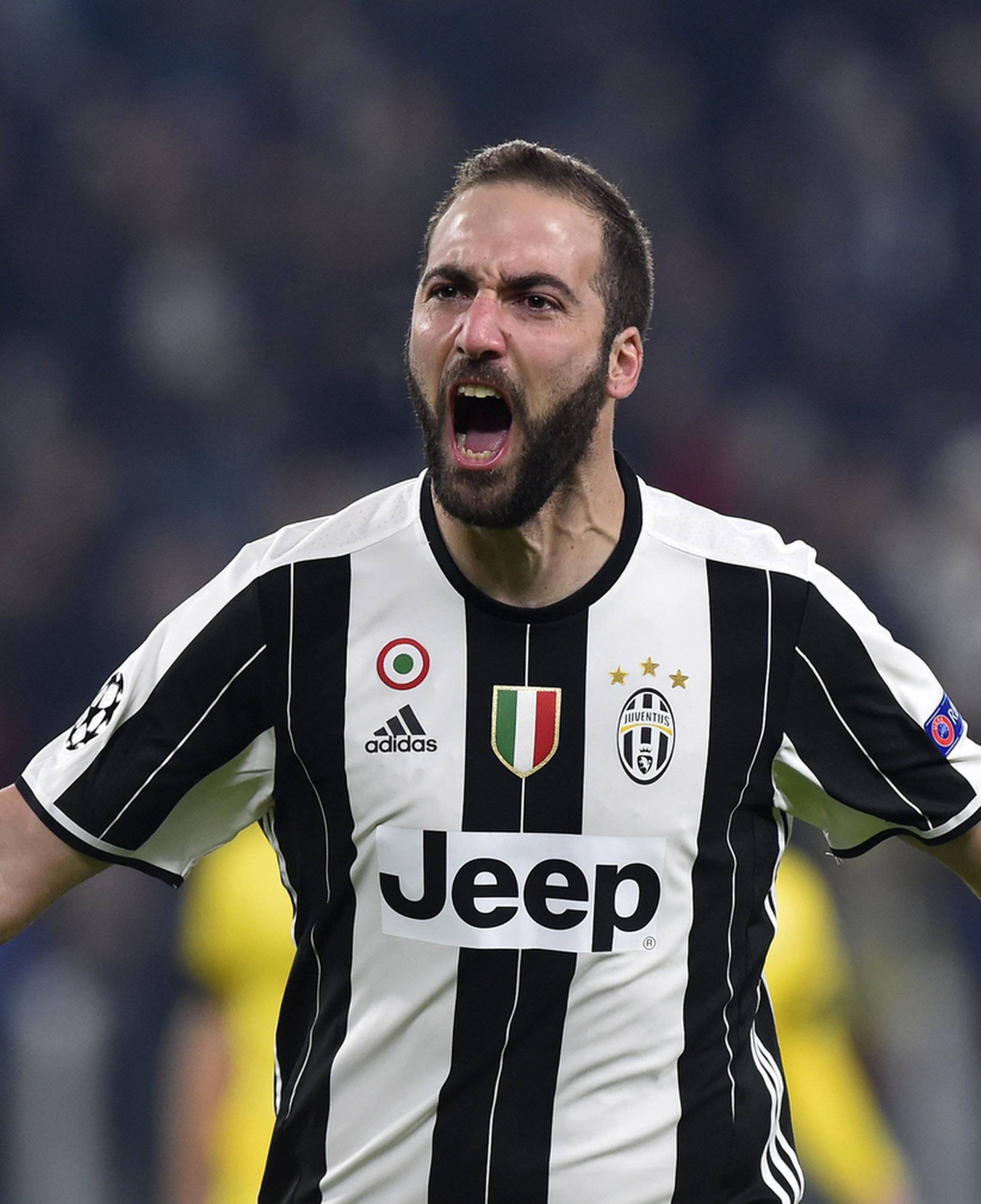 Juventus' Gonzalo Higuain celebrates scoring their first goal