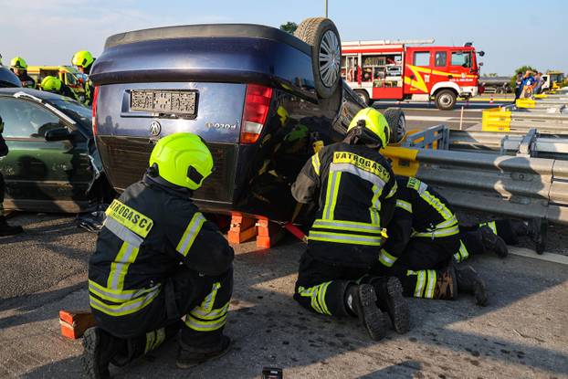 Zagreb: U blizini naplatne postaje Sveta Helena održana je vježba "Sigurnost 25"