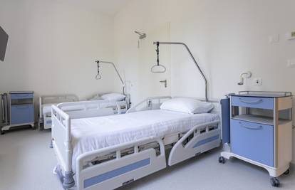 Babici (69) iz Austrije kojoj je dijete umrlo na porodu dozvolu su oduzeli još prije 20 godina?!