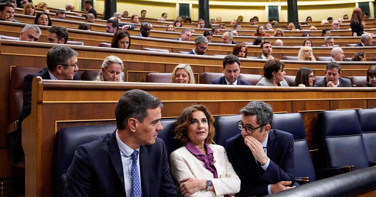 El parlamento español rechaza el controvertido proyecto de ley de amnistía para los separatistas catalanes.