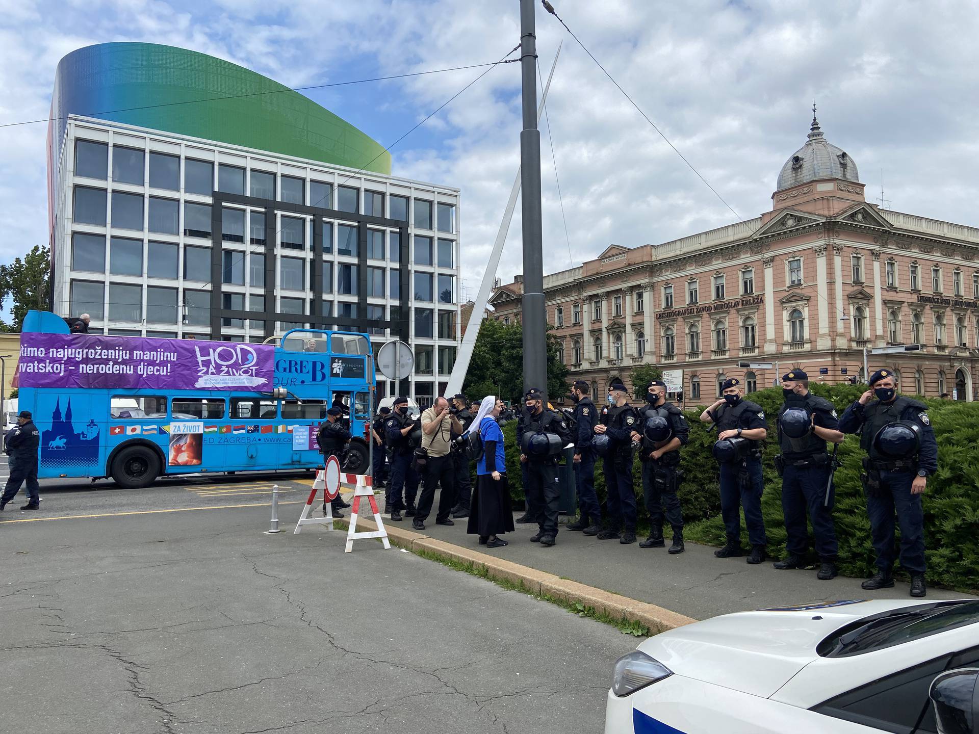 Gotov Hod za život: Okupilo se nekoliko tisuća ljudi, bili su i prosvjednici i mnoštvo policije