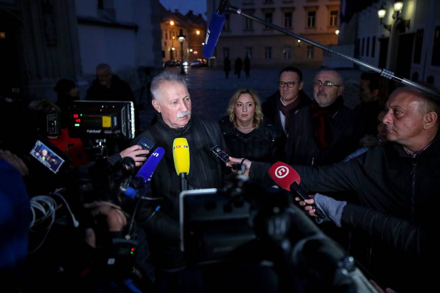 Zagreb: Predstavnici sindikata dolaze u zgradu Vlade na nastavak pregovora