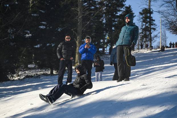 Sunčano novogodišnje jutro na Sljemenu