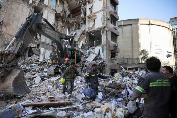 Aftermath of an Israeli strike carried out on Wednesday, in Tallet El Khayat in Beirut