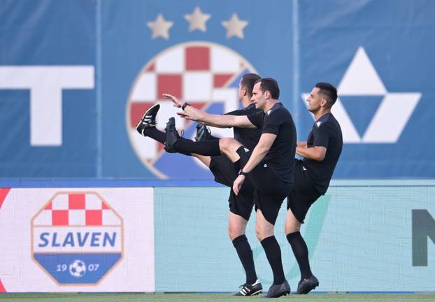 Zagreb: Zagrijavanje igrača Dinama pred utakmicu 1. kola SuperSport HNL GNK Dinamo - NK Slaven Belupo